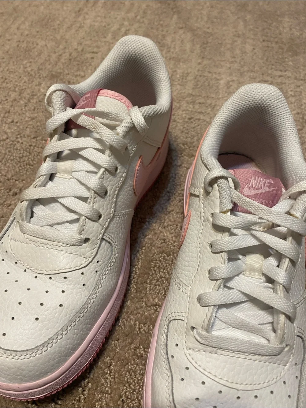 {Nike} Air Force 1 Low White Pink Foam ~ Size 3Y / EUR 35